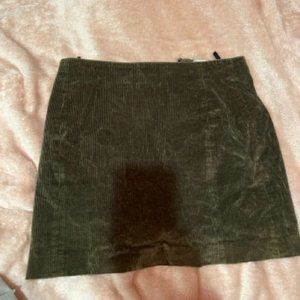 ARITZIA - SUNDAY BEST - SIZE 8 - GREEN/OLIVE SKIRT - CORDUROY